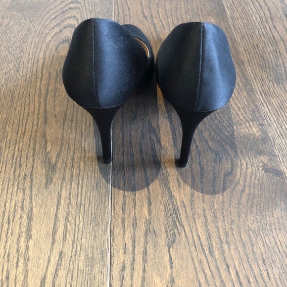 Black Pumps - Picture 3 of 4